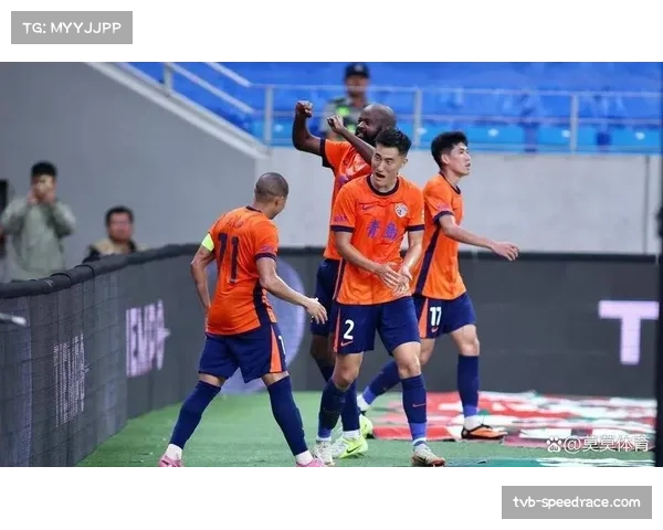 山东泰山热身赛2-3不敌青岛海牛,全华班阵容出战 山东泰山热身赛2-3不敌青岛海牛,全华班阵容出战